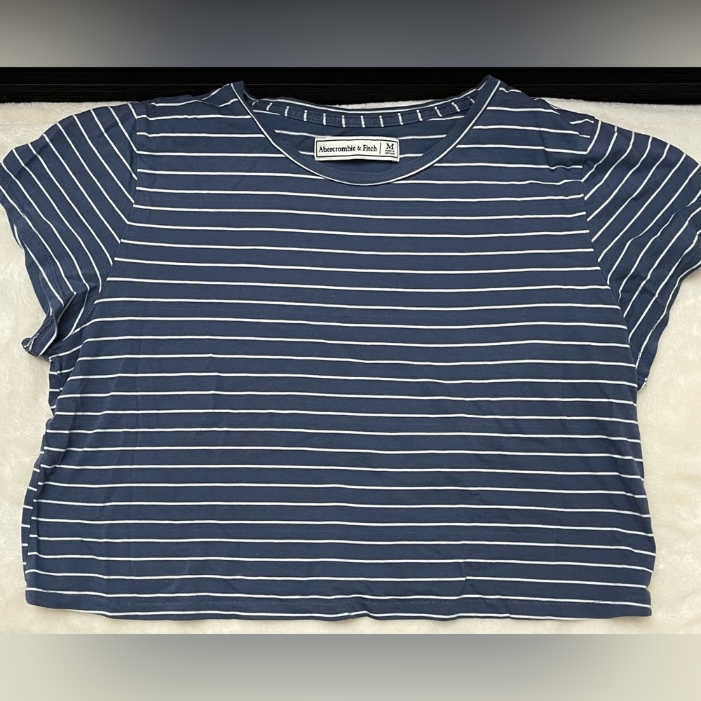 Abercrombie and fitch crop top